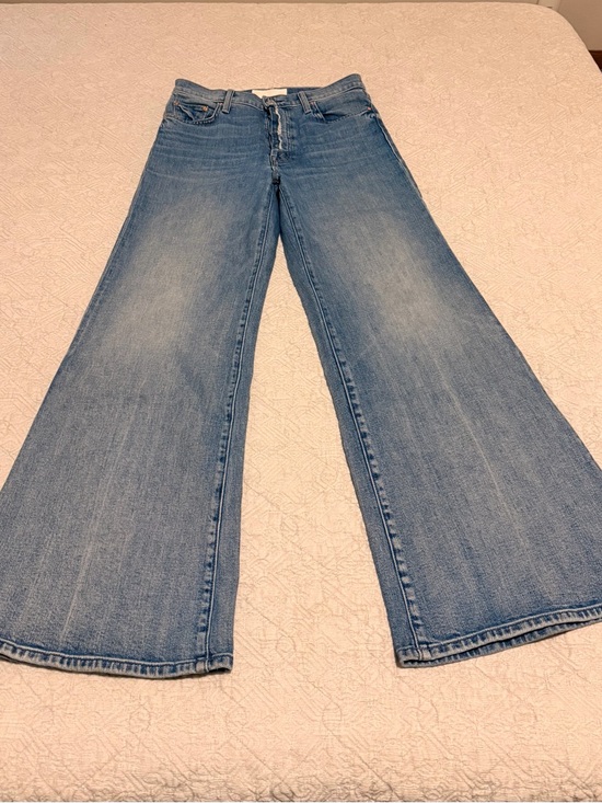MOTHER Denim - MOTHER The Fly Tomcat Roller Button Fly Flare Jeans in Crashing color